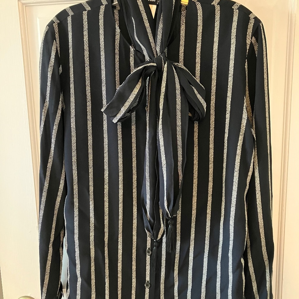DESIGNER Louis Feraud BLACK AND WHITE  Silk Blouse EXCELLENT CONDITION